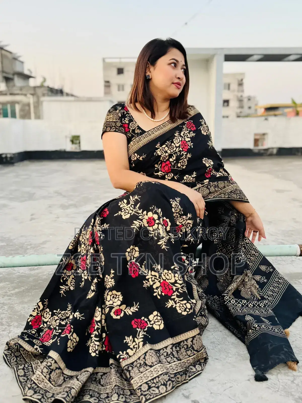 Dhupian Silk Saree With Blouse Piece