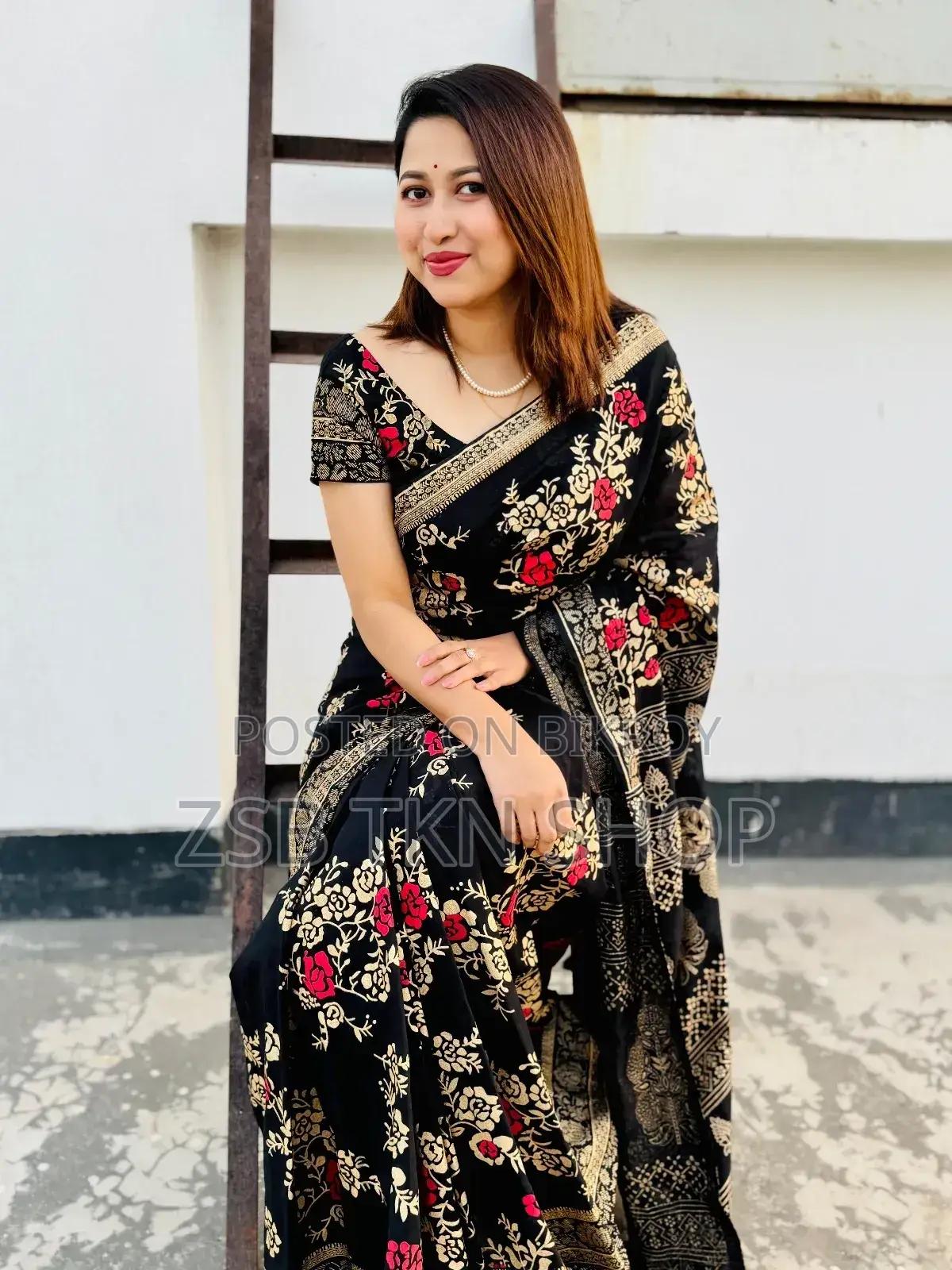 Dhupian Silk Saree With Blouse Piece