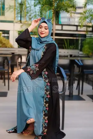 অ্যাডজাস্ট কোটি বোরকা (হিজাব সহ)