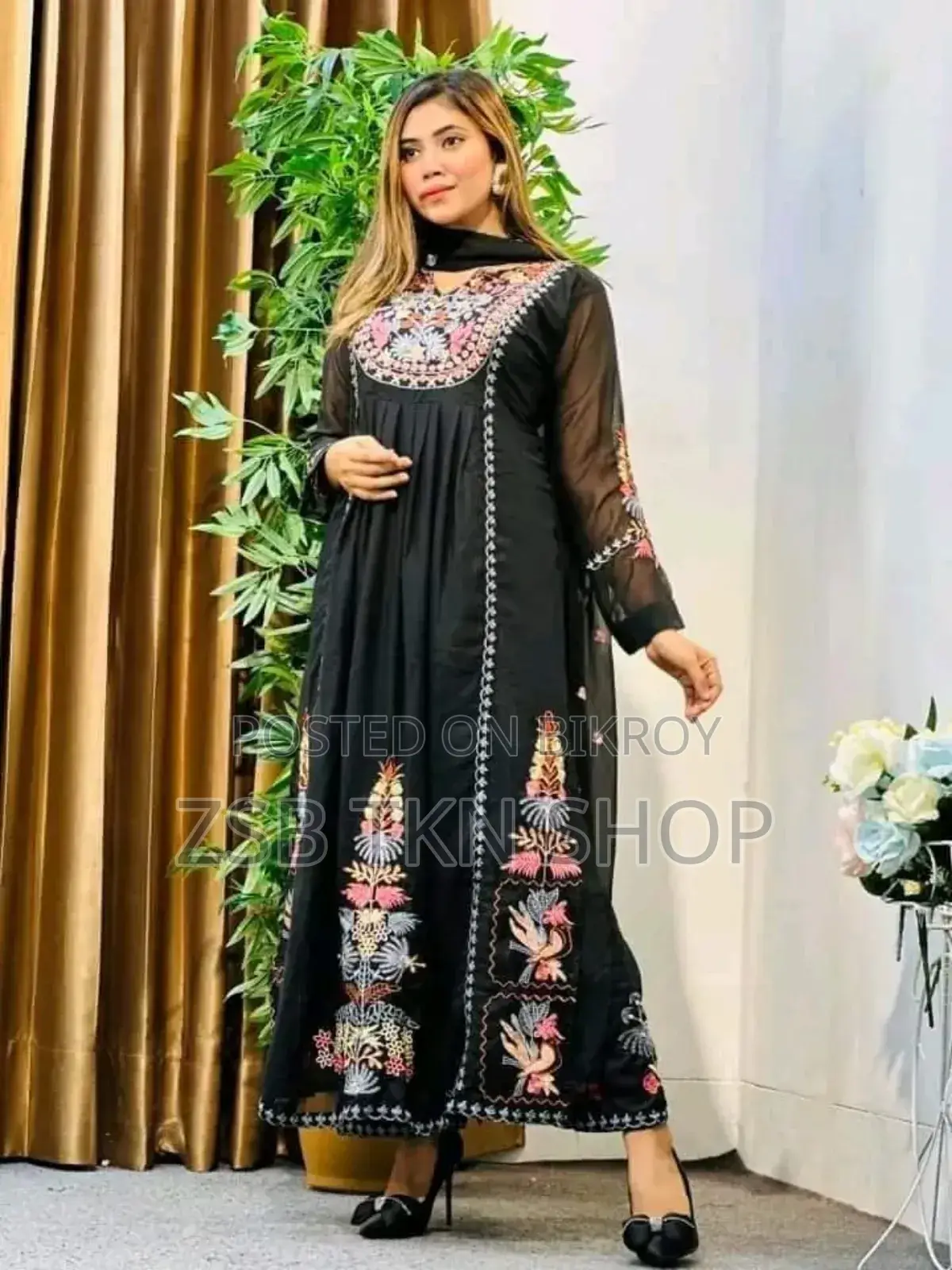 Embroidered Georgette Kameez Set Fashionable Elegant Design
