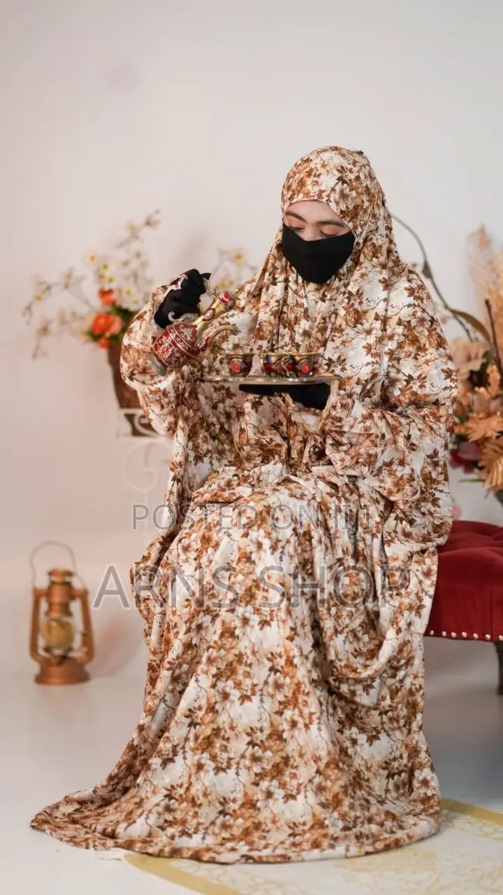 Salah Long Khimar