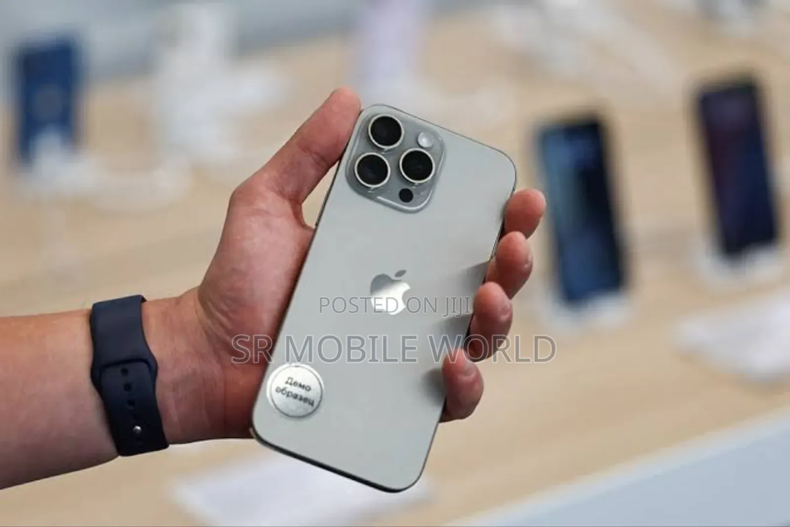 New Apple iPhone 16 Pro Max 256 GB Gold