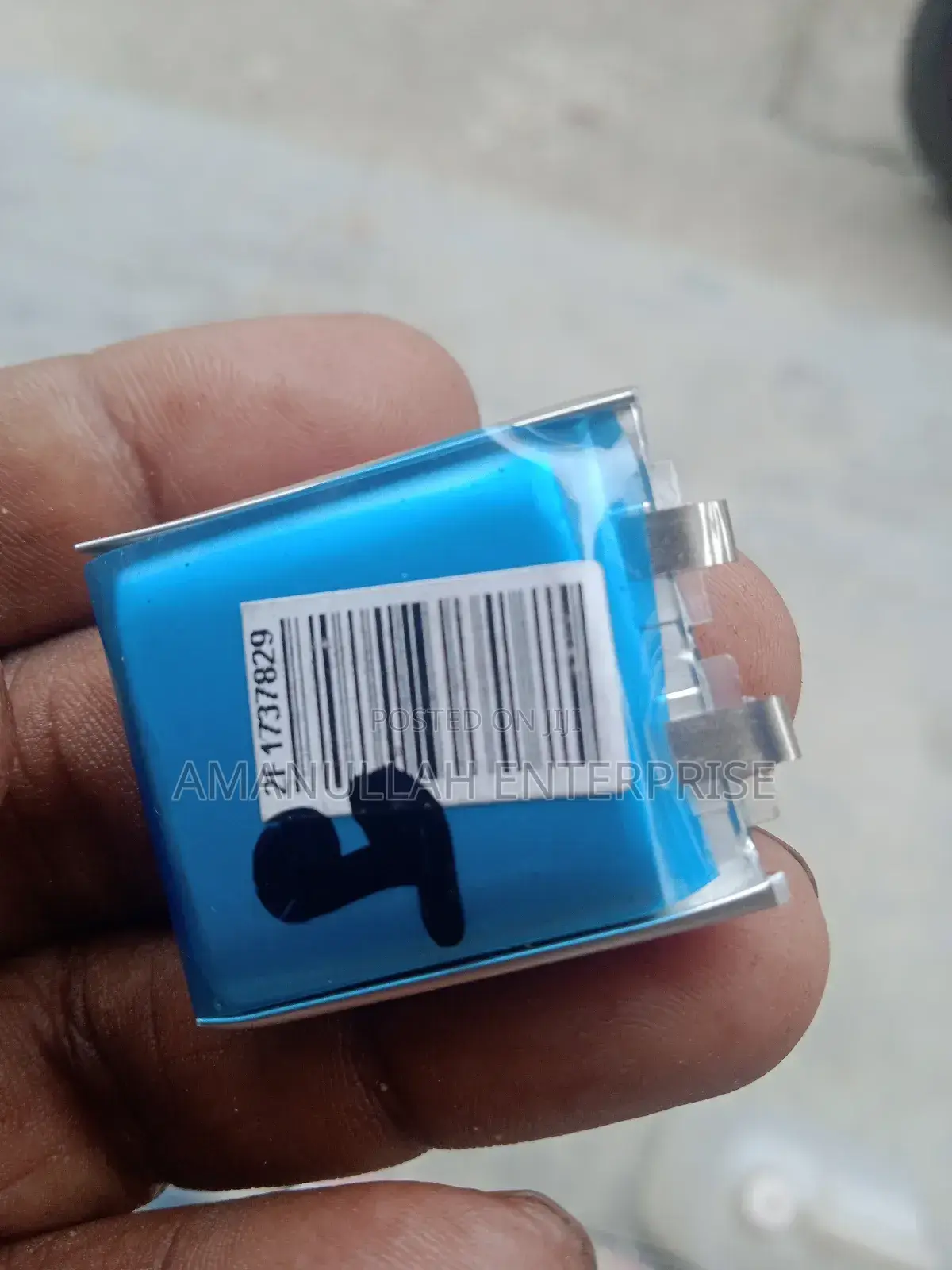 মিনি লিথিয়াম পলিমার ৩.৭ ভোল্ট ব্যাটারি।