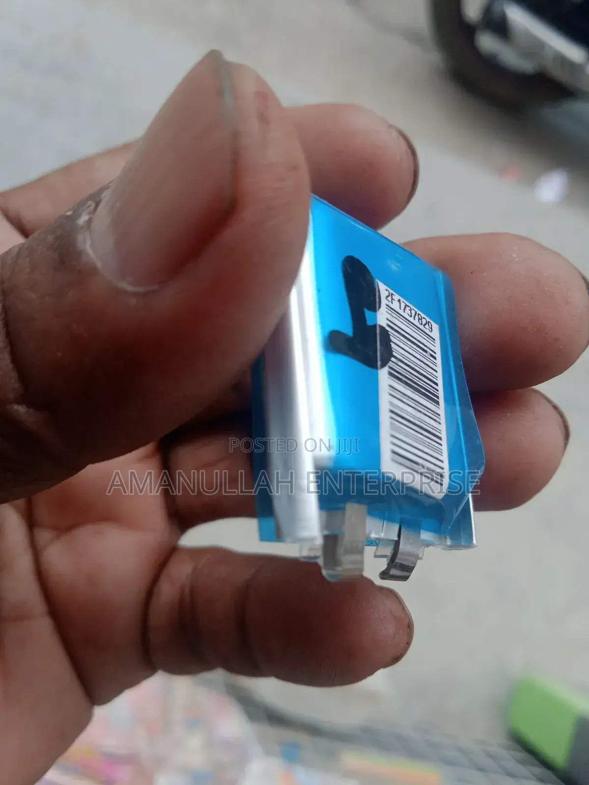 মিনি লিথিয়াম পলিমার ৩.৭ ভোল্ট ব্যাটারি।