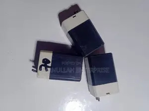 ৪ ভোল্ট মিনি লেড অ্যাসিড ব্যাটারি।