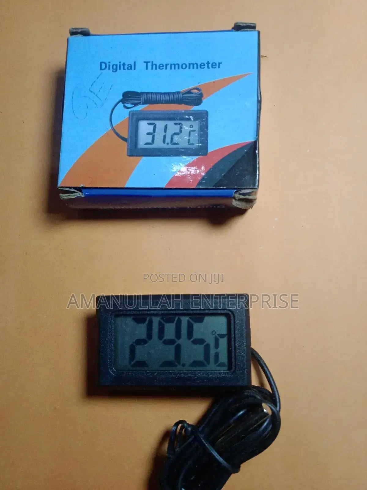 ডিজিটাল থার্মোমিটার / তাপমাত্রা মিটার।