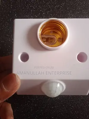 ইনফ্রারেড পিআইআর মোশন সেন্সর E27 এলইডি ল্যাম্প বেস হোল্ডার।