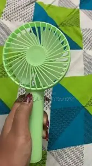 পোর্টেবল মিনি হ্যান্ডহেল্ড ফ্যান।