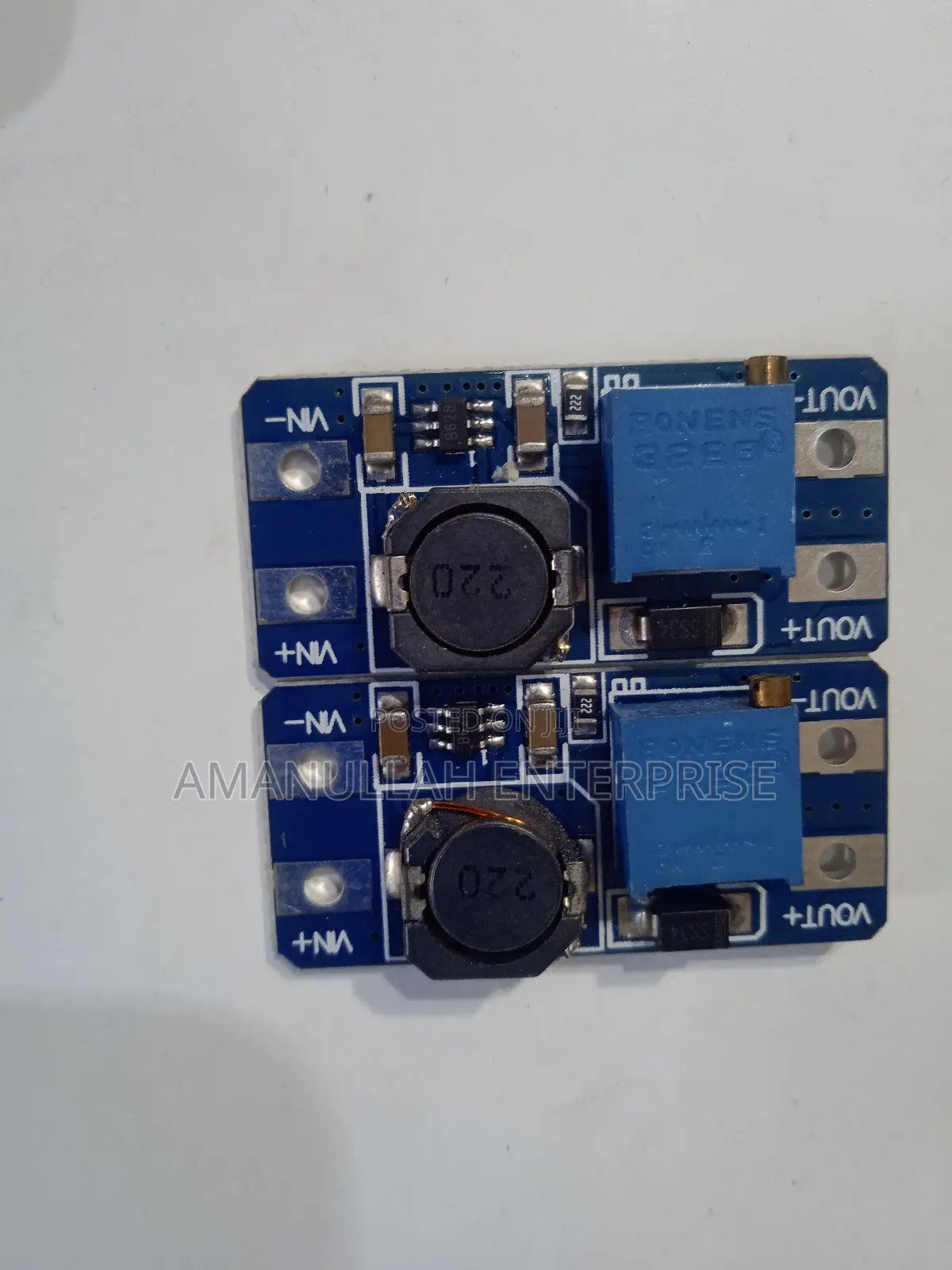 XL6009 ডিসি-ডিসি স্টেপ-আপ বুস্ট কনভার্টার মডিউল।