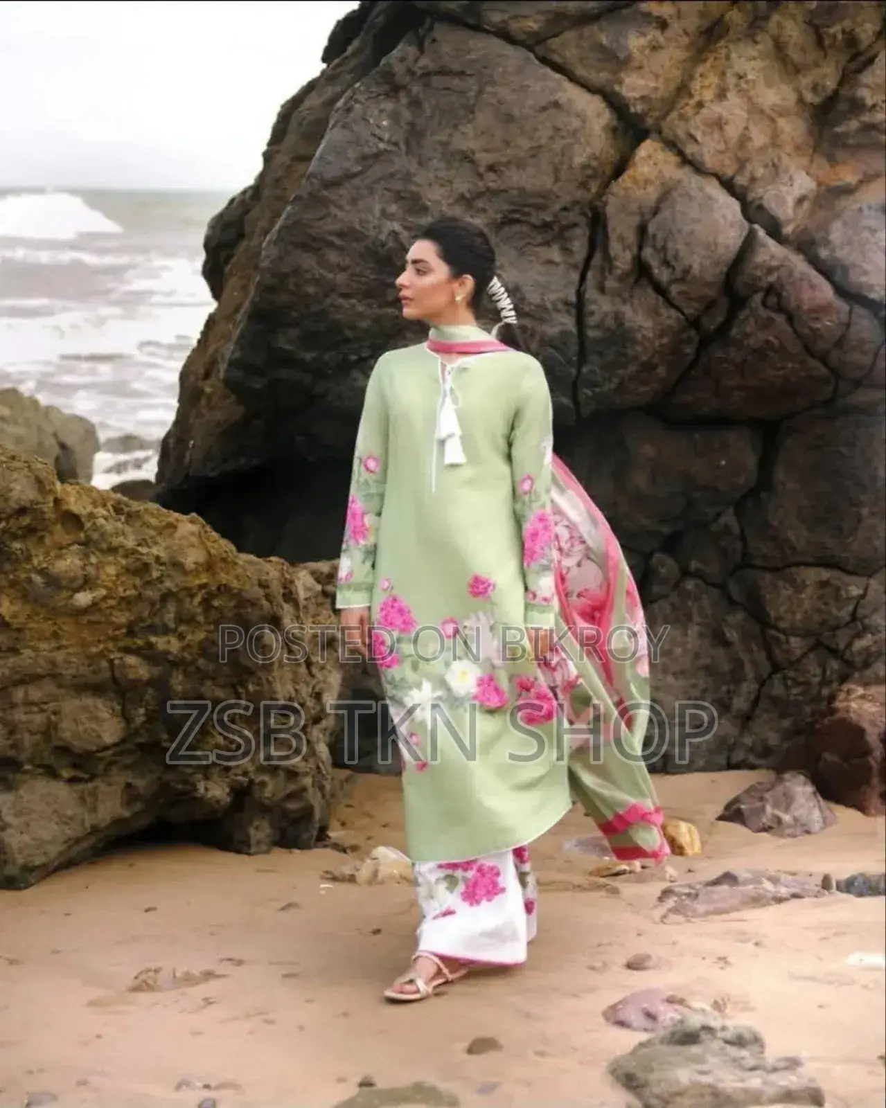 Digital Print Three Piece Girls Fassion