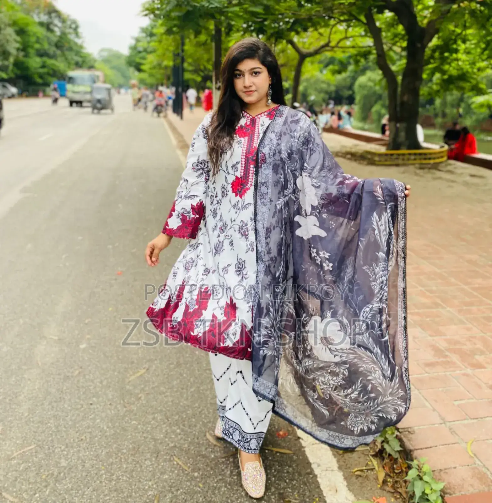 ডিজিটাল প্রিন্ট থ্রি পিস নিউ ইয়ার কালেকশন
