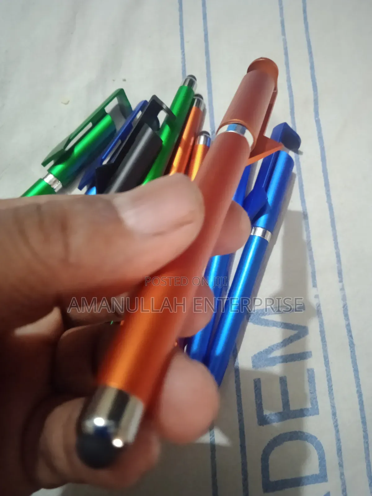 মোবাইল স্ট্যান্ড সহ ৩ ইন ১ টাচ স্ক্রিন স্টাইলাস পেন/