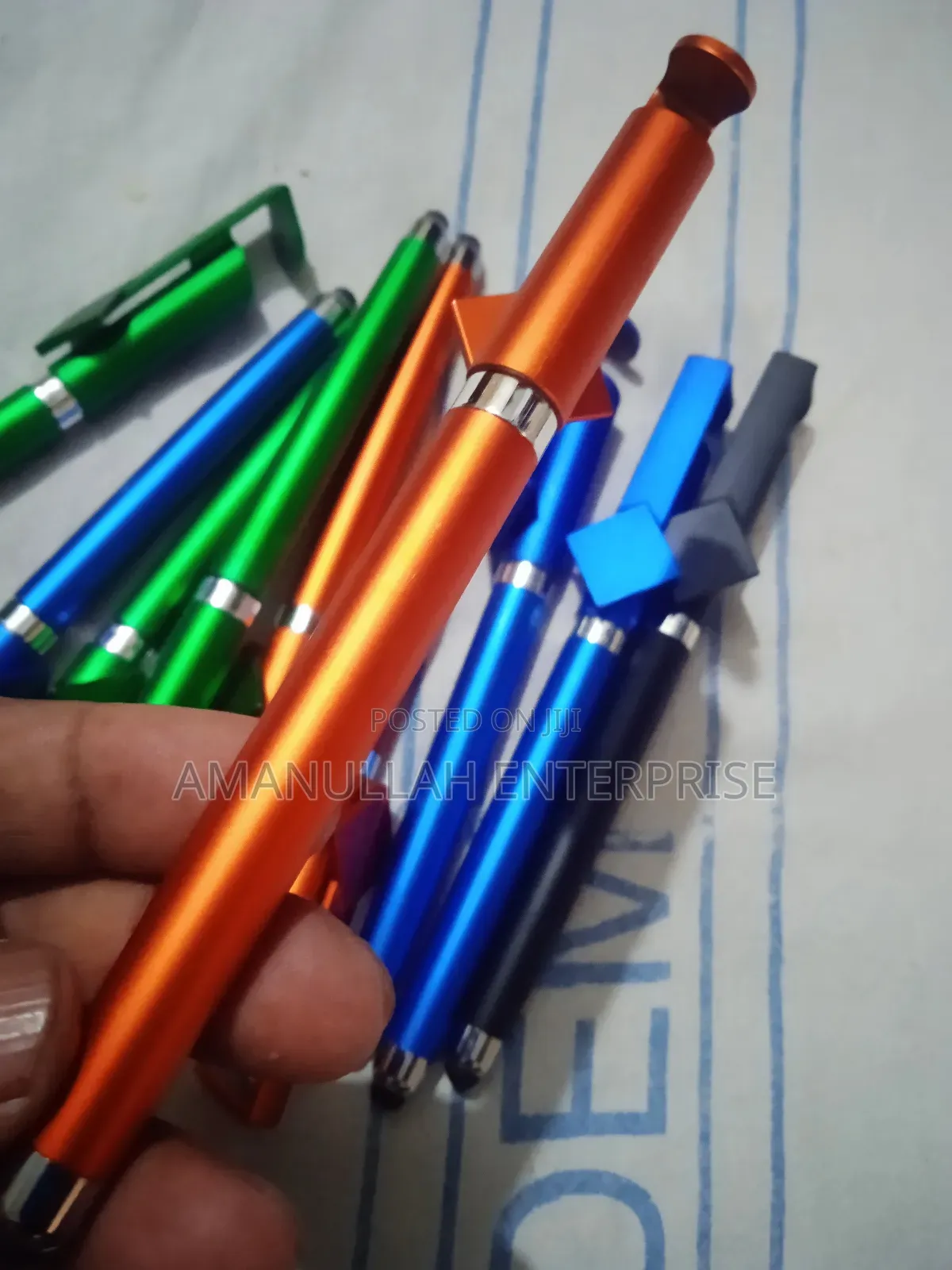 মোবাইল স্ট্যান্ড সহ ৩ ইন ১ টাচ স্ক্রিন স্টাইলাস পেন/