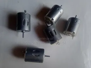 ডিআইওয়াই (DIY) প্রজেক্টের জন্য ৪ ভোল্ট থেকে ৬ ভোল্ট ডিসি মোটর।