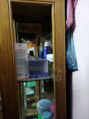 ড্রেসিং টেবিল