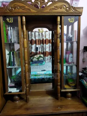 ড্রেসিং টেবিল