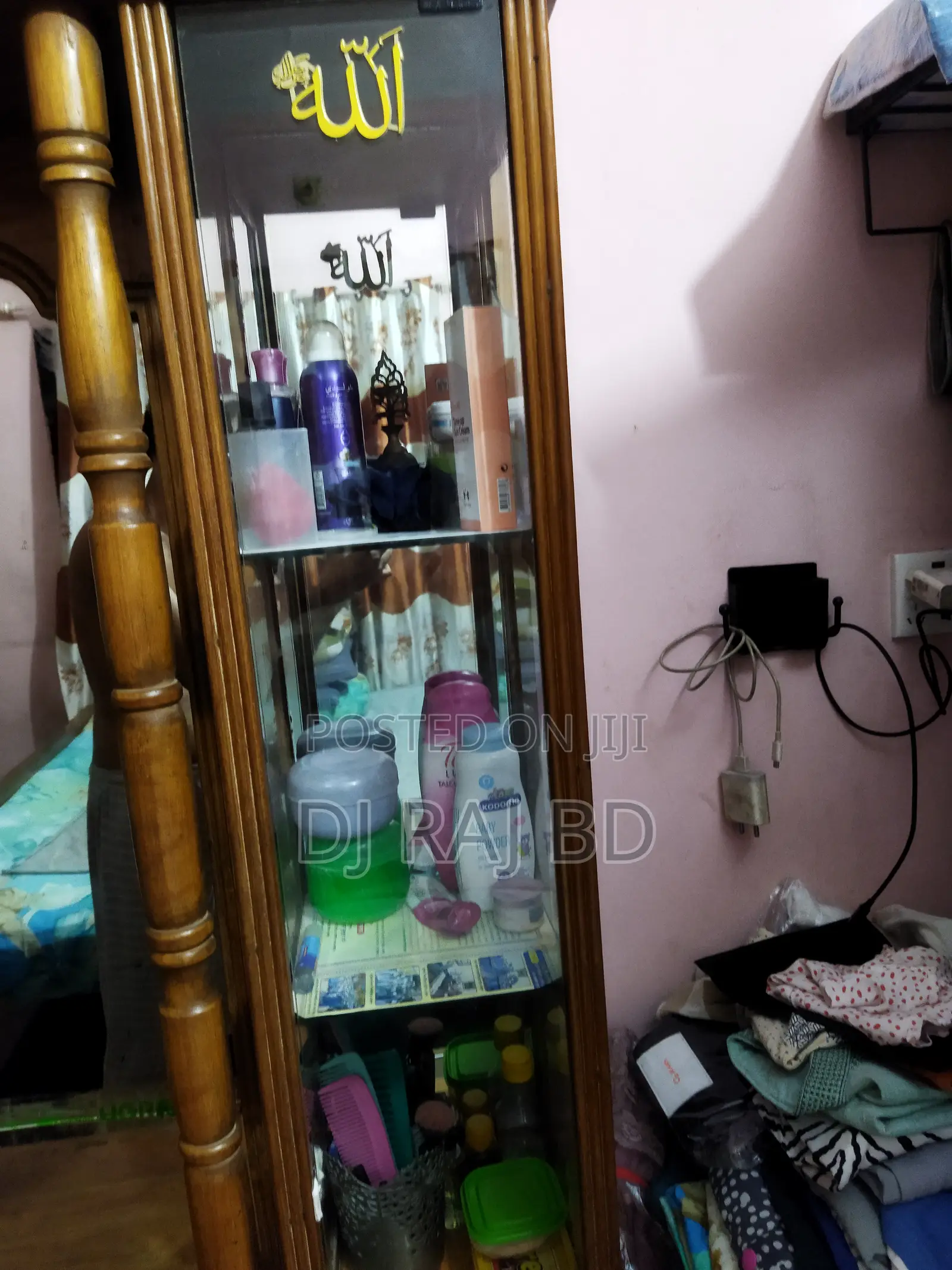 ড্রেসিং টেবিল