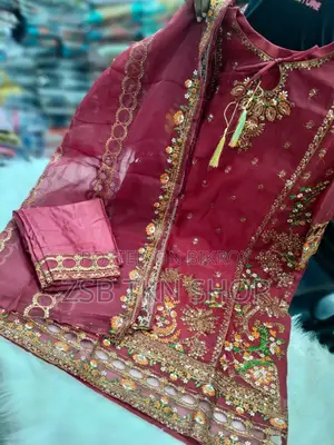 পাকিস্তানি ডিজাইন ৪-পিস সাদা বাহার টিস্যু সেট