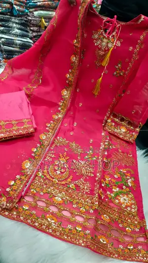 পাকিস্তানি ডিজাইন ৪-পিস সাদা বাহার টিস্যু সেট