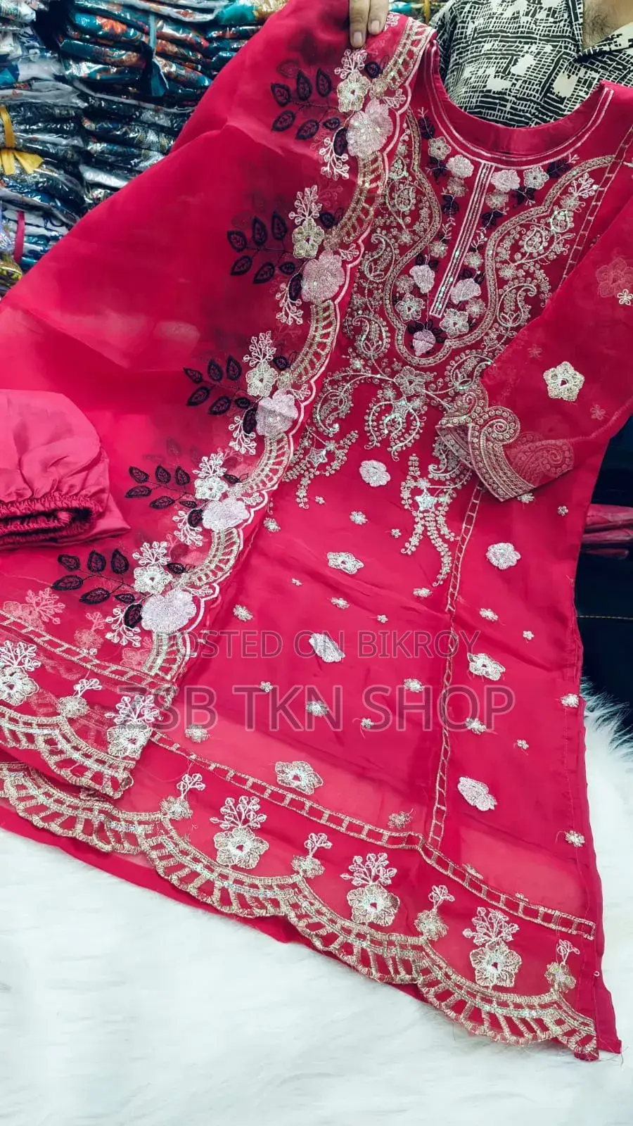 পাকিস্তানি ডিজাইন ৪-পিস সাদা বাহার টিস্যু সেট