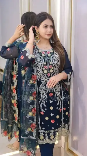 পাকিস্তানি ডিজাইন ৪-পিস সাদা বাহার টিস্যু সেট