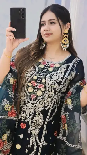 পাকিস্তানি ডিজাইন ৪-পিস সাদা বাহার টিস্যু সেট