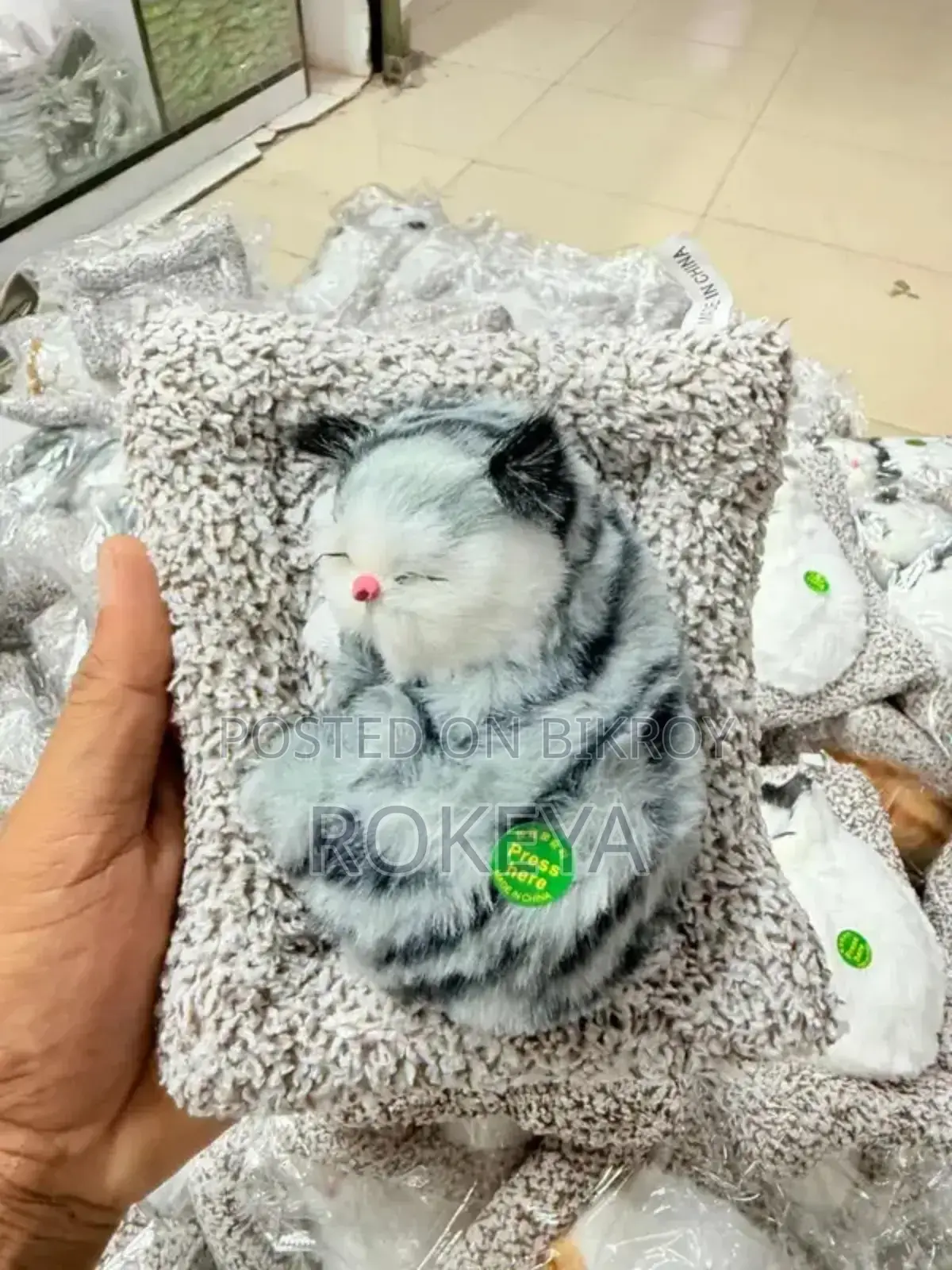 বেবি ক্যাট টয়স