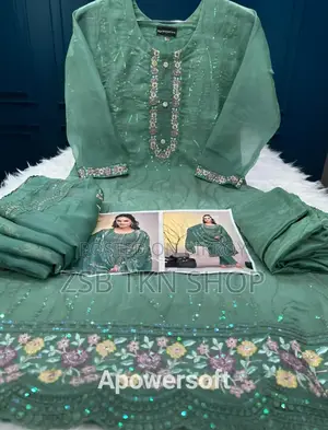 পাকিস্তানি হোয়াইট গোল্ড জর্জেট থ্রি পিস এফসিএইচএফ জেএফডিভিজে জিজেএইচসি
