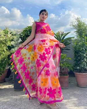 হ্যান্ড প্রিন্ট হাফ সিল্ক শাড়ি