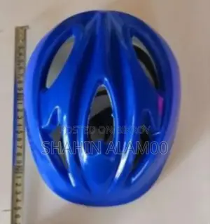 স্কেটিং সু এবং বাইসাইকেল হেলমেট
