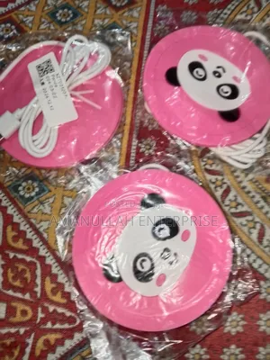 পানীয় গরম রাখার জন্য ইউএসবি কাপ ওয়ার্মার।