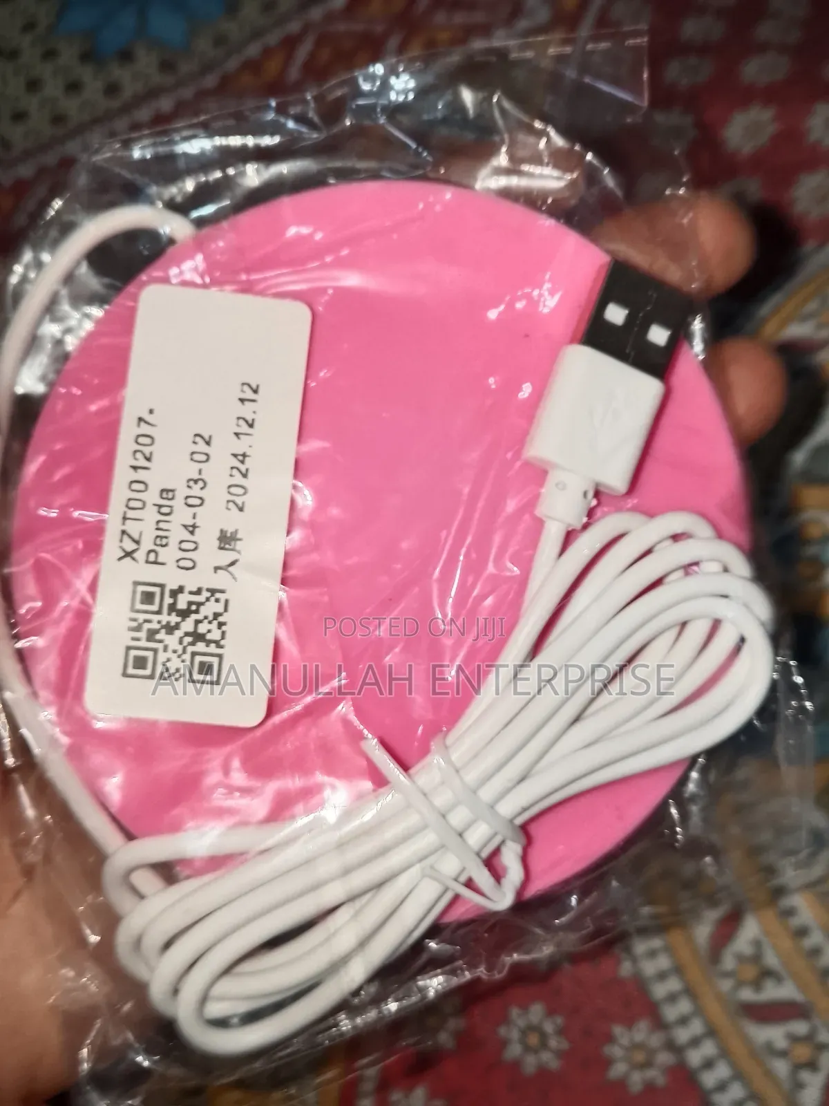 পানীয় গরম রাখার জন্য ইউএসবি কাপ ওয়ার্মার।