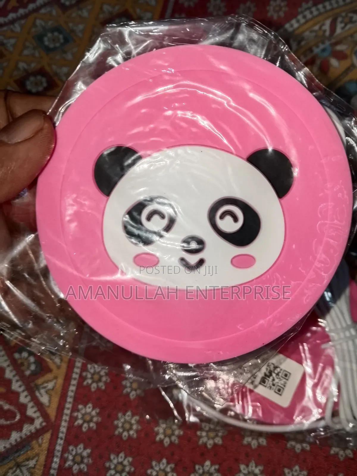পানীয় গরম রাখার জন্য ইউএসবি কাপ ওয়ার্মার।