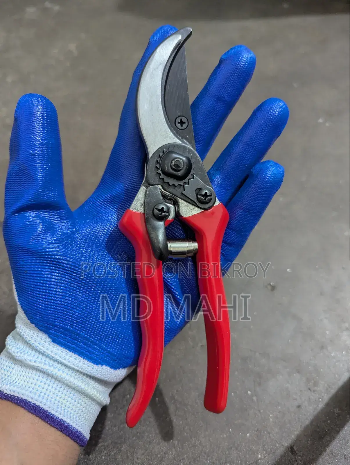 R J Pruning Shear