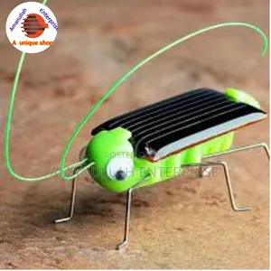 সোলার-চালিত খেলনা ঘাসফড়িং