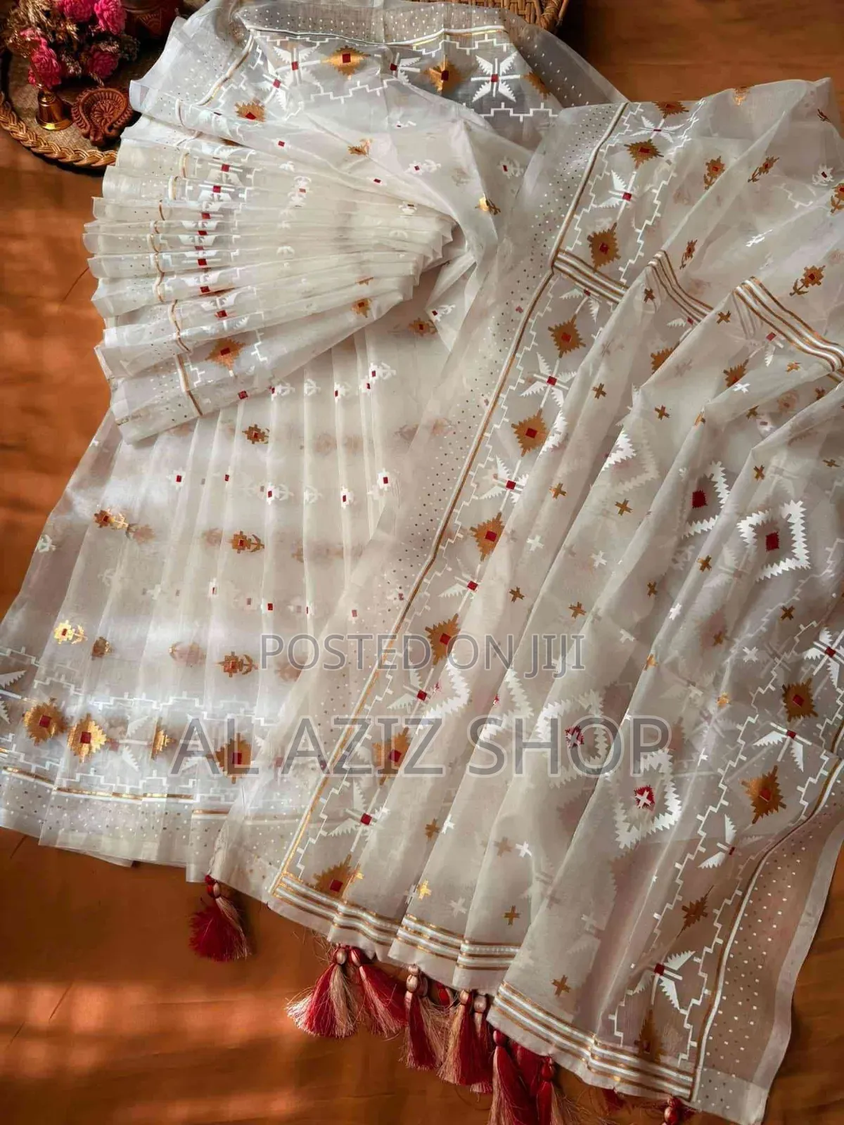 Half Silk Skin Print Saree 
With Blouse Piece
