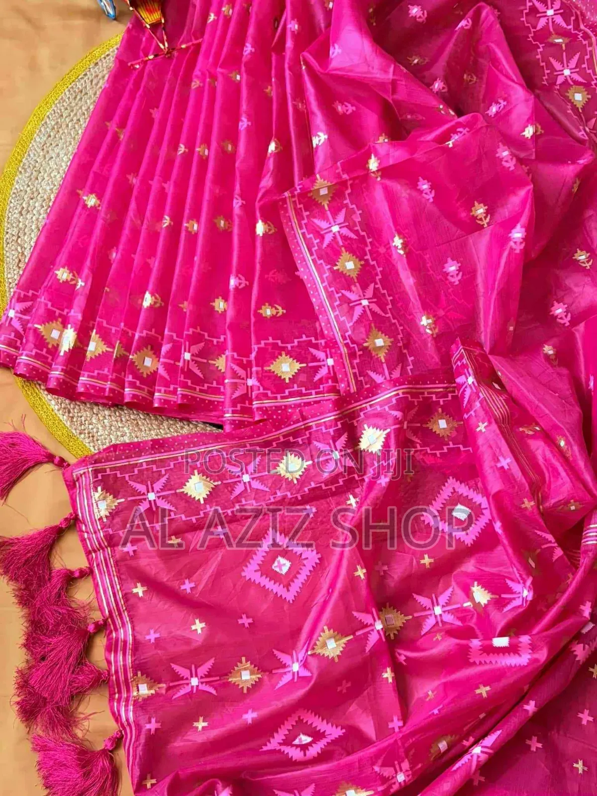 Half Silk Skin Print Saree 
With Blouse Piece