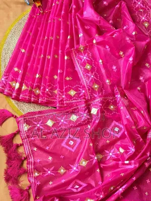 Half Silk Skin Print Saree 
With Blouse Piece