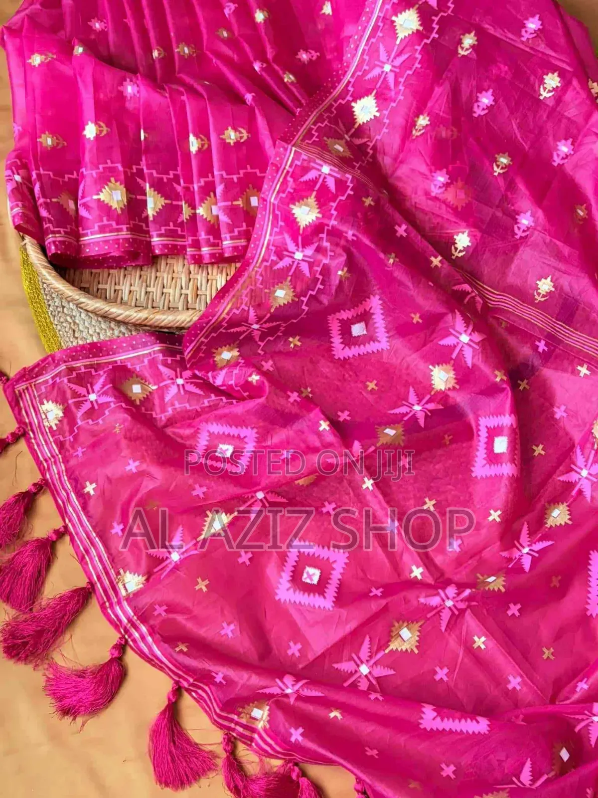 Half Silk Skin Print Saree 
With Blouse Piece