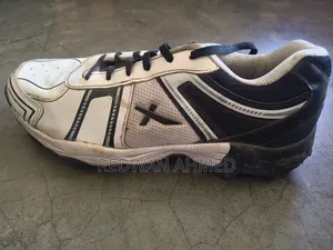 Selling a pair of shoes