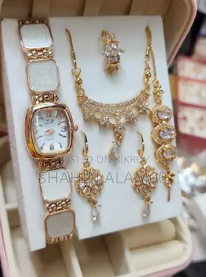 Eye-catching 6-in-1 Jewelry and Watch Set