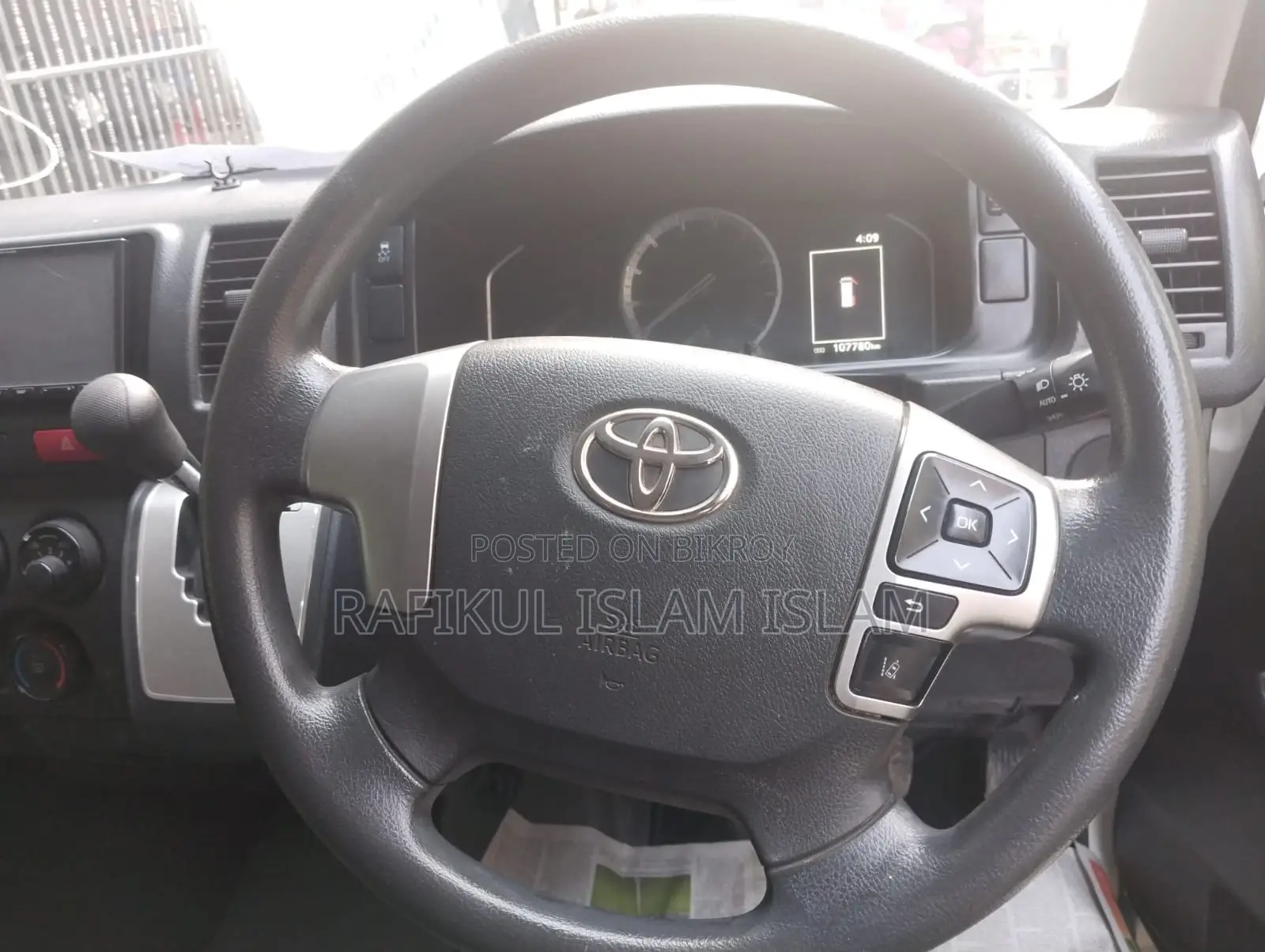 Toyota HiAce 2020 White