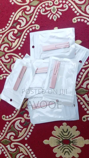 আল্ট্রা-থিন প্রিমিয়াম মেটাল ফোল্ডিং মোবাইল ফোন স্ট্যান্ড