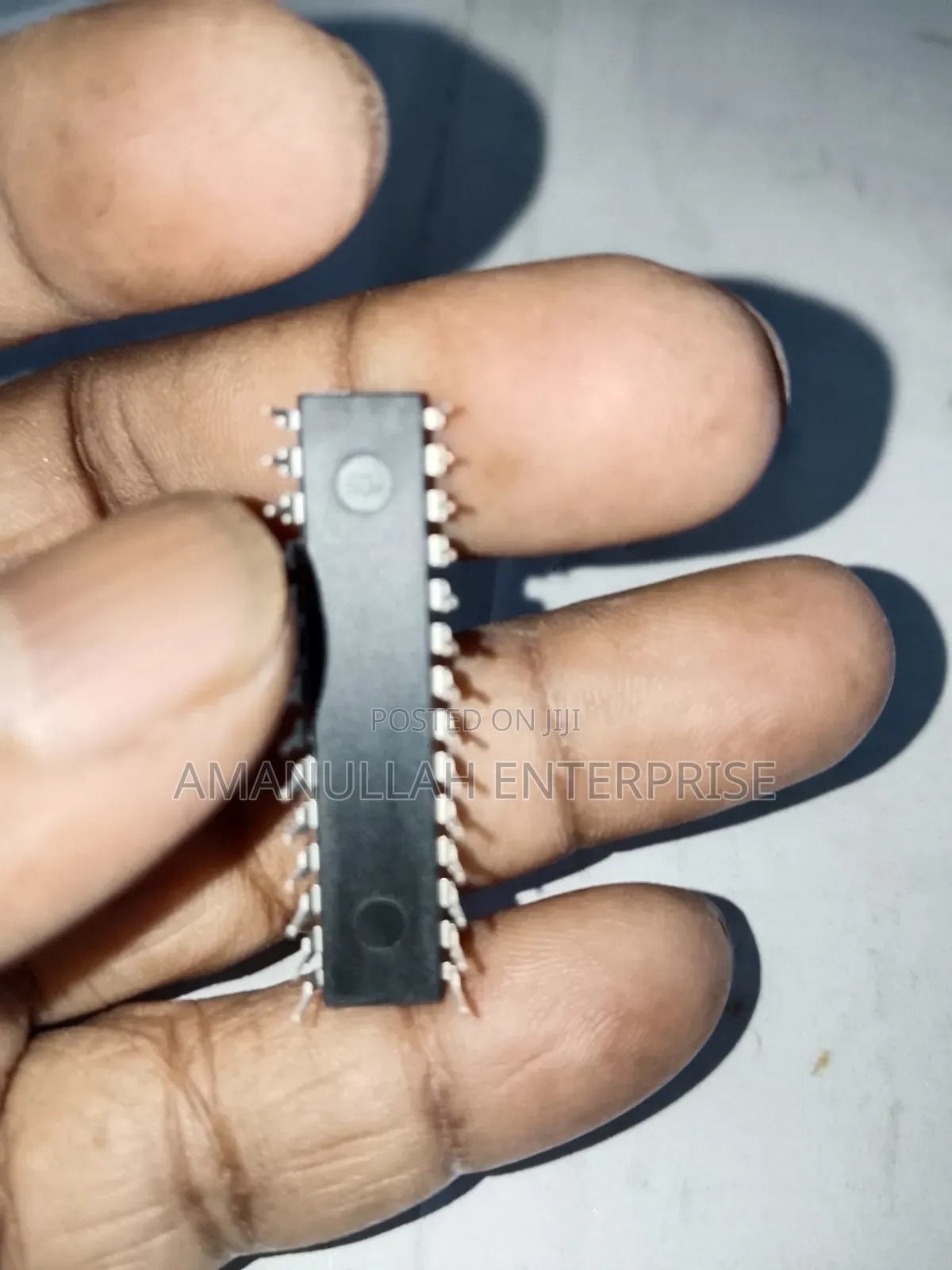 Atmega-328 Arduino Uno Ic একটি শক্তিশালী ৮-বিট মাইক্রোকন্ট্রোলার চিপ।