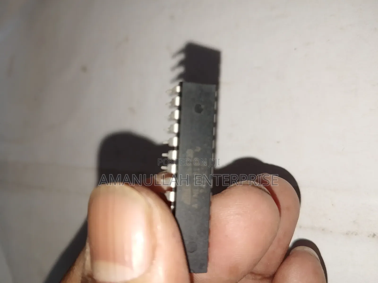Atmega-328 Arduino Uno Ic একটি শক্তিশালী ৮-বিট মাইক্রোকন্ট্রোলার চিপ।