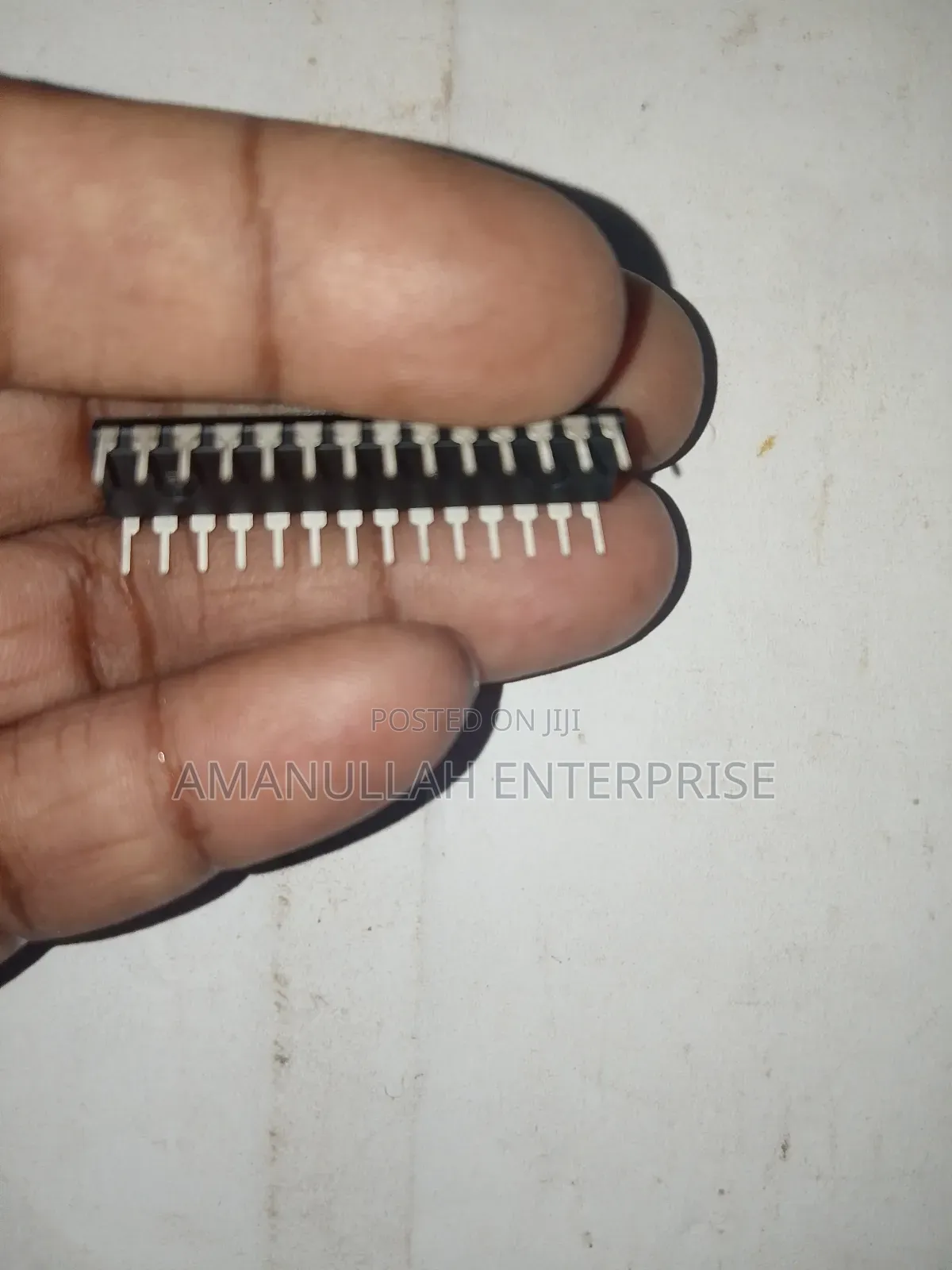 Atmega-328 Arduino Uno Ic একটি শক্তিশালী ৮-বিট মাইক্রোকন্ট্রোলার চিপ।