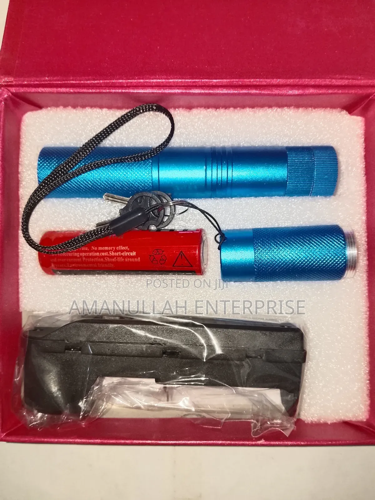 Rechargeable Powerful Green Laser Light For Long-distance Pointing.