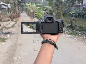 Canon 200D
