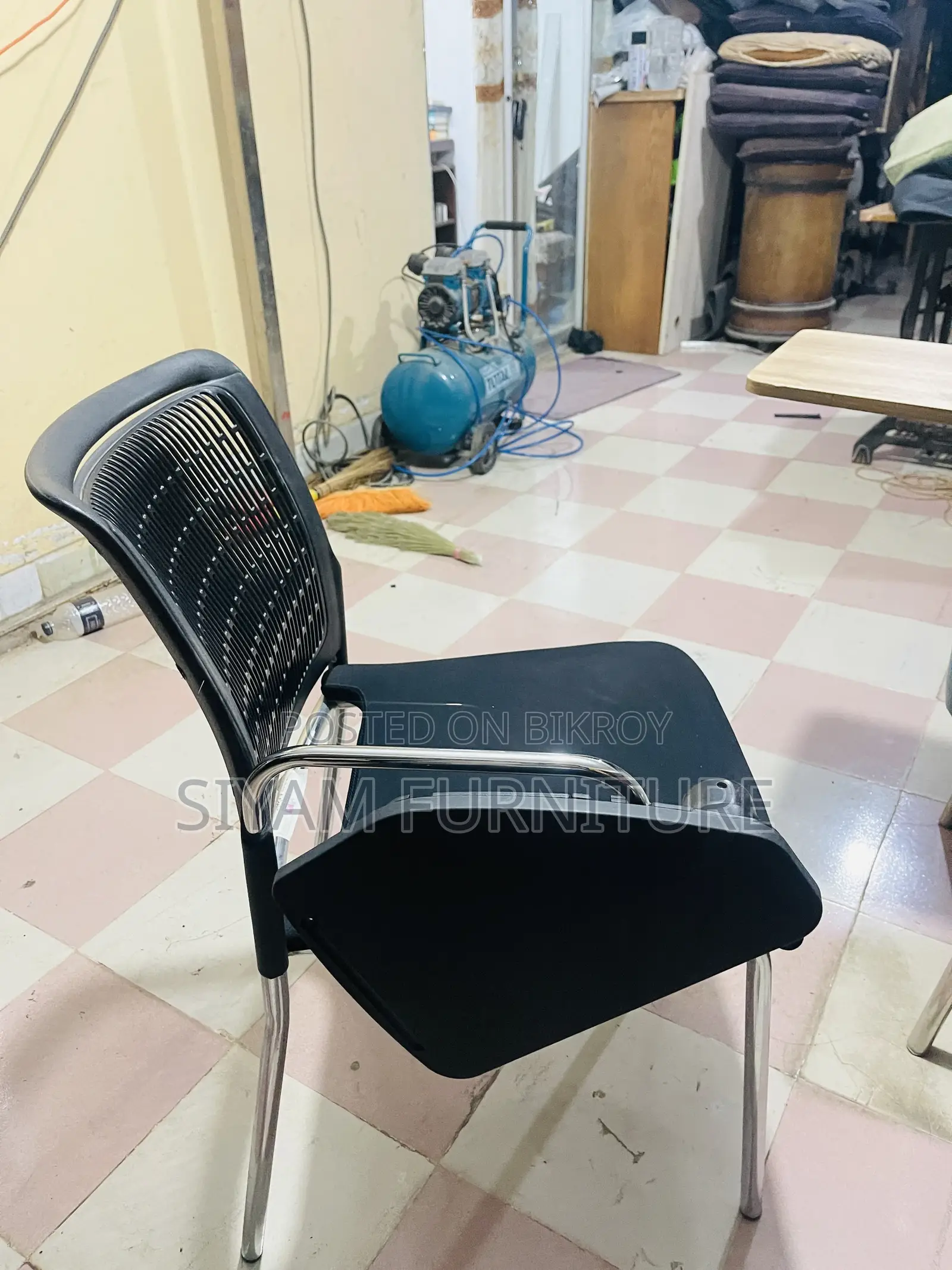 স্টুডেন্ট চেয়ার