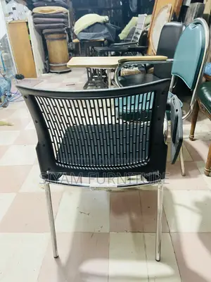 স্টুডেন্ট চেয়ার